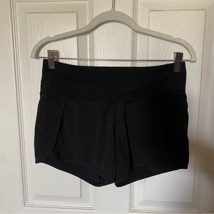 Lululemon - Shorts / Black / Size 4